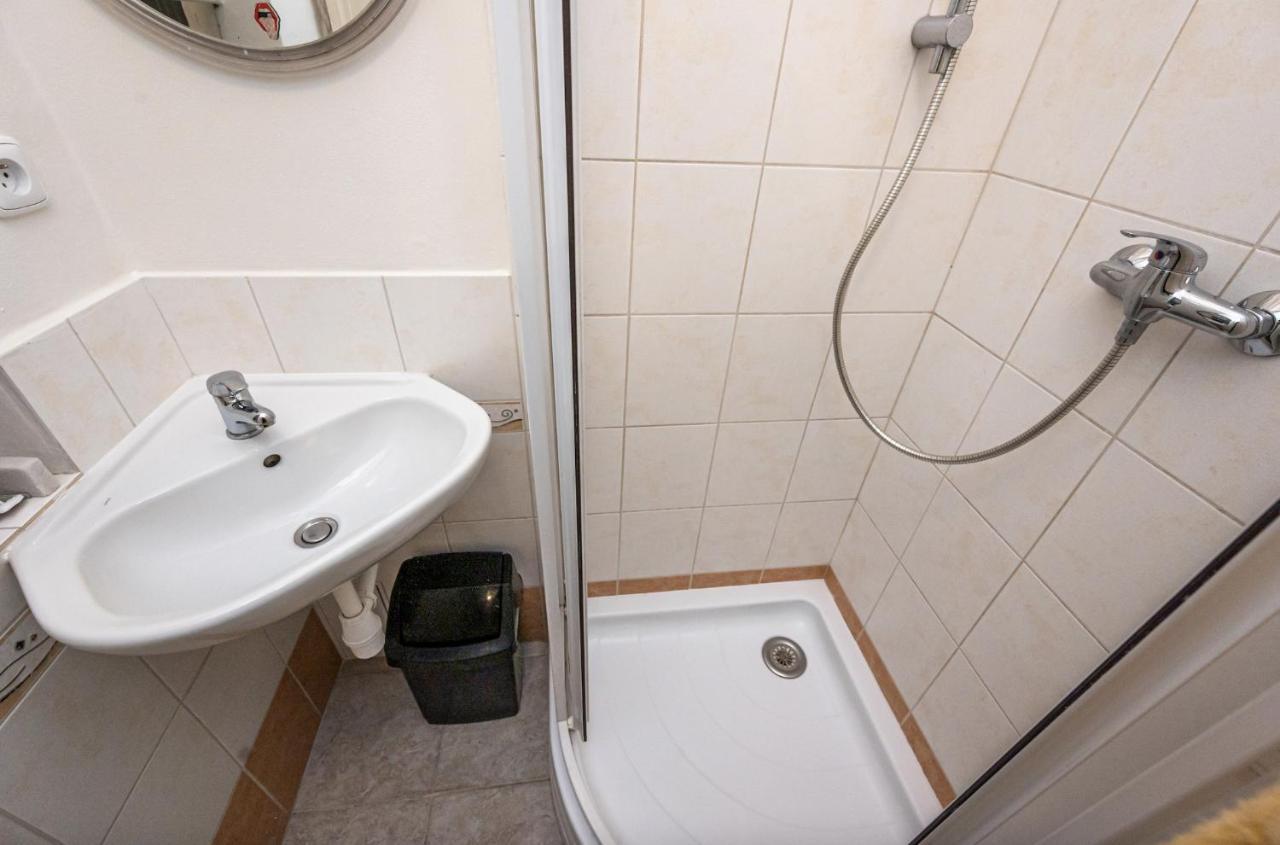 Legerova Apartments Прага Экстерьер фото