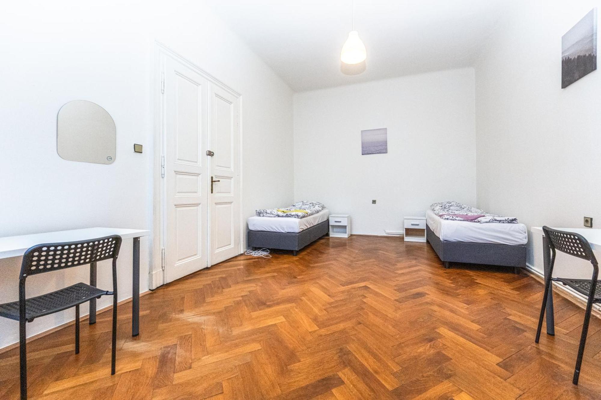 Legerova Apartments Прага Экстерьер фото
